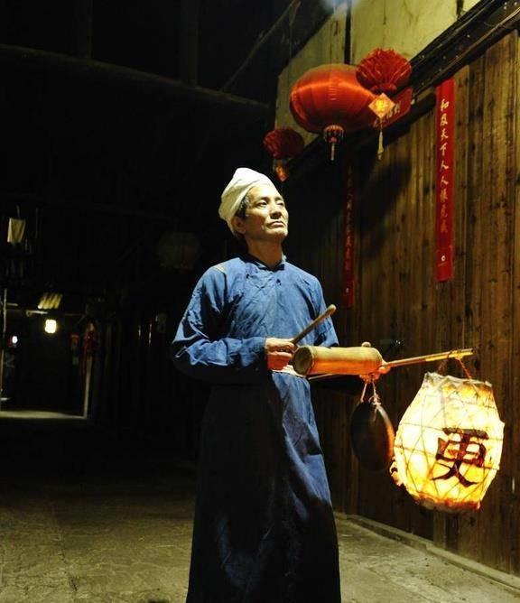 种职业其中一个是更夫另一个还是公务员！AG旗舰厅网站入口古代需要上夜班的两(图1)