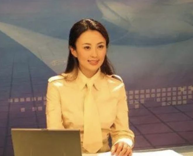 风波丈夫是圈外人今49岁和出道时一样美AG旗舰厅网站首页杨童舒：低调结婚却陷(图11)