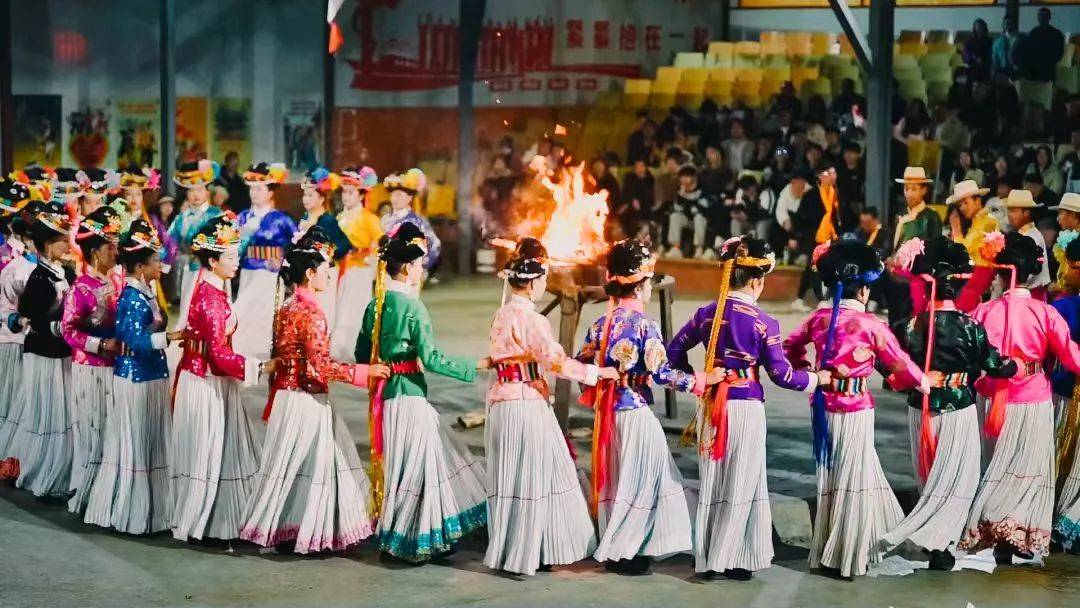 古镇普达措-虎跳峡-S湾-喜洲古镇-白水台6天深度游（2-7）小团AG旗舰厅网站【漫游滇西北6天】大理-丽江-泸沽湖-香格里拉-沙溪(图4)