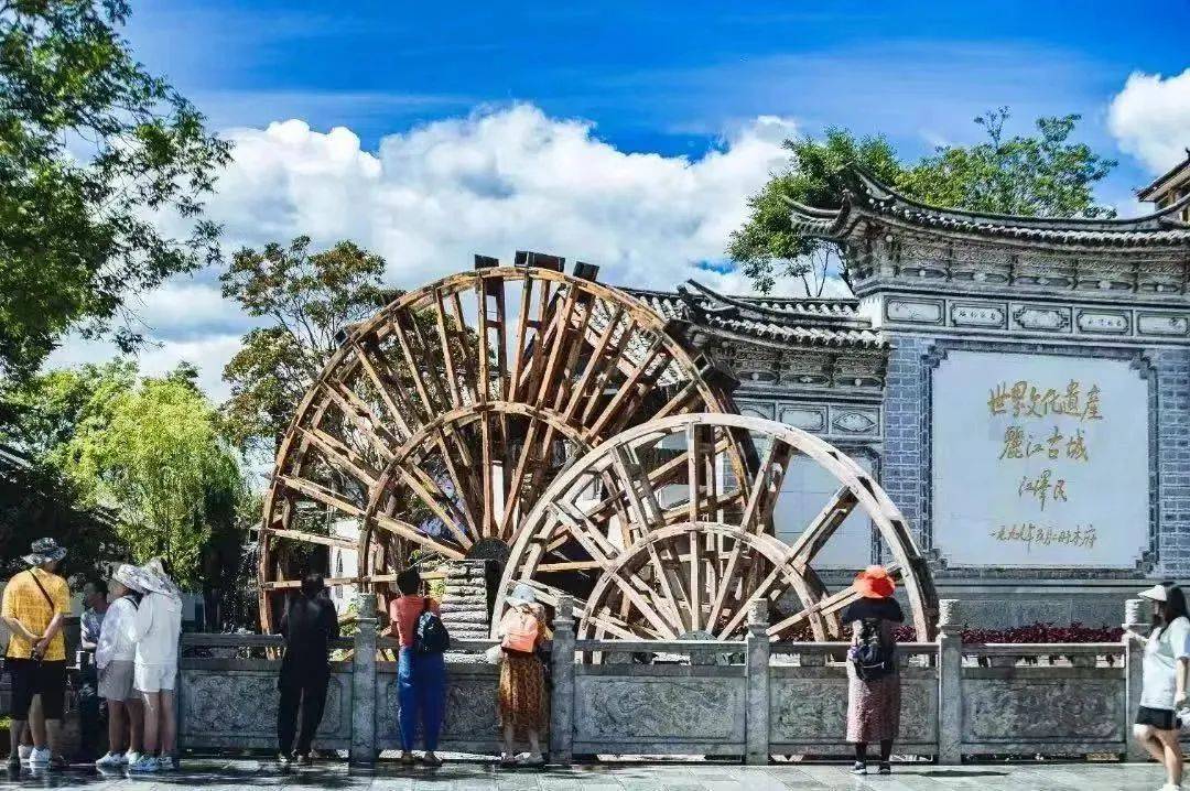 古镇普达措-虎跳峡-S湾-喜洲古镇-白水台6天深度游（2-7）小团AG旗舰厅网站【漫游滇西北6天】大理-丽江-泸沽湖-香格里拉-沙溪(图9)