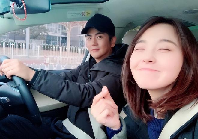 鞋子袜子、眼霜和护肤品都是张晓龙买的ag旗舰厅注册张佳宁：我的运动裤、(图1)