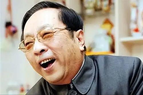 员“包养”女徒弟、恋上师姨、背弃师门AG旗舰厅app臭名昭著的3位相声演(图15)