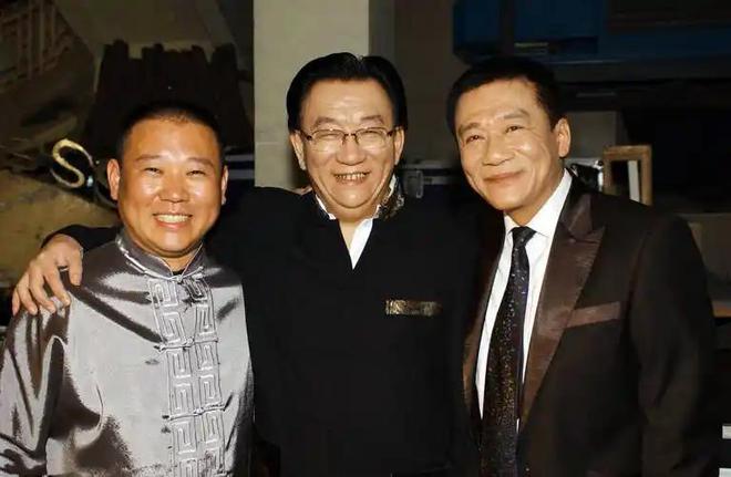 员“包养”女徒弟、恋上师姨、背弃师门AG旗舰厅app臭名昭著的3位相声演(图2)