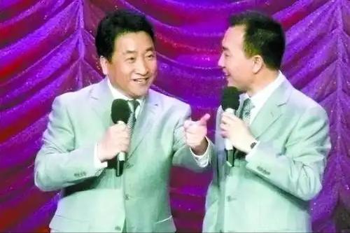 员“包养”女徒弟、恋上师姨、背弃师门AG旗舰厅app臭名昭著的3位相声演(图4)